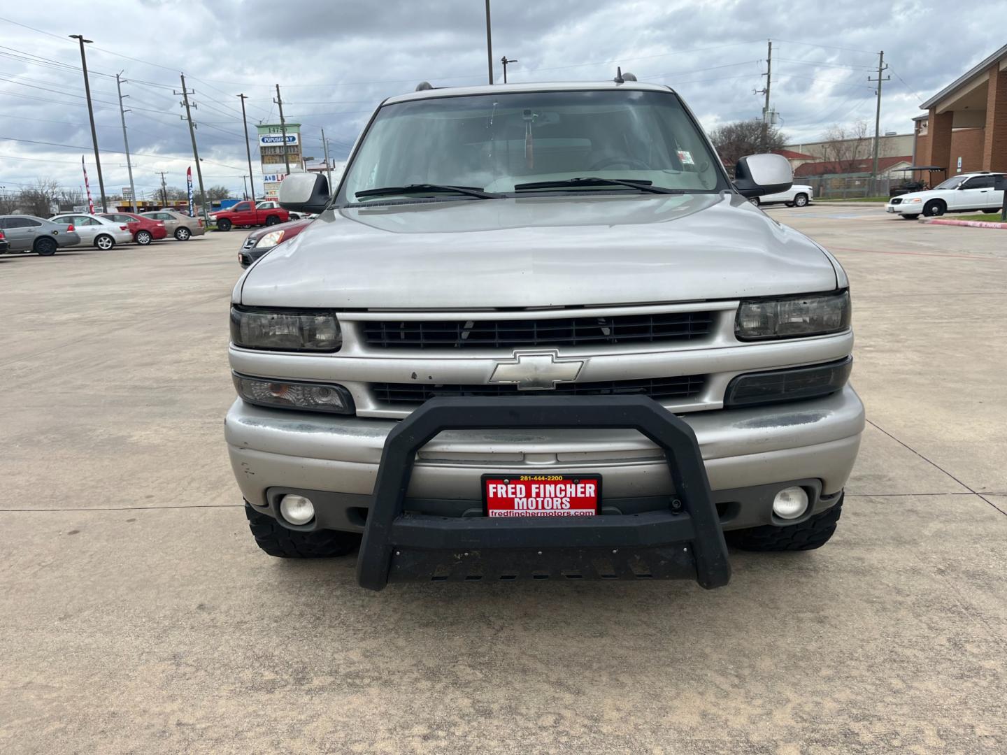 2006 SILVER /gray Chevrolet Tahoe 4WD (1GNEK13T76R) with an 5.3L V8 OHV 16V engine, 4-Speed Automatic Overdrive transmission, located at 14700 Tomball Parkway 249, Houston, TX, 77086, (281) 444-2200, 29.928619, -95.504074 - Photo#1